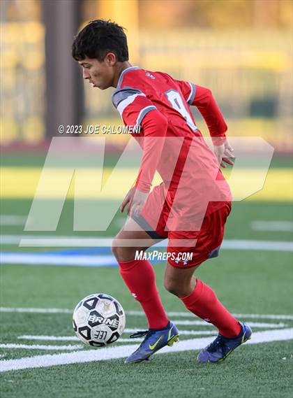 Thumbnail 1 in Lee vs Reagan photogallery.