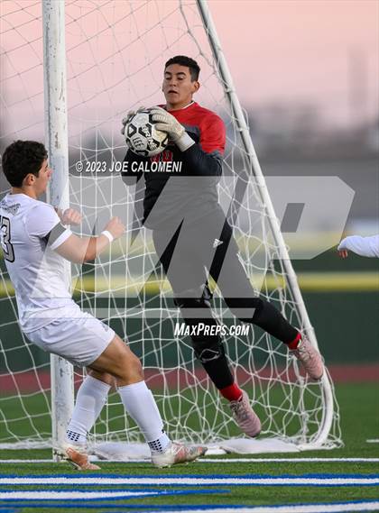 Thumbnail 2 in Lee vs Reagan photogallery.