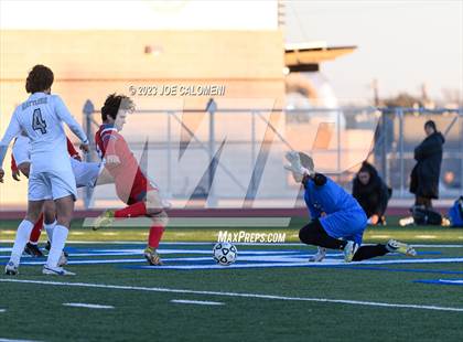 Thumbnail 3 in Lee vs Reagan photogallery.