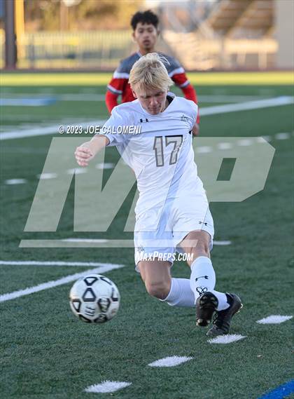 Thumbnail 3 in Lee vs Reagan photogallery.