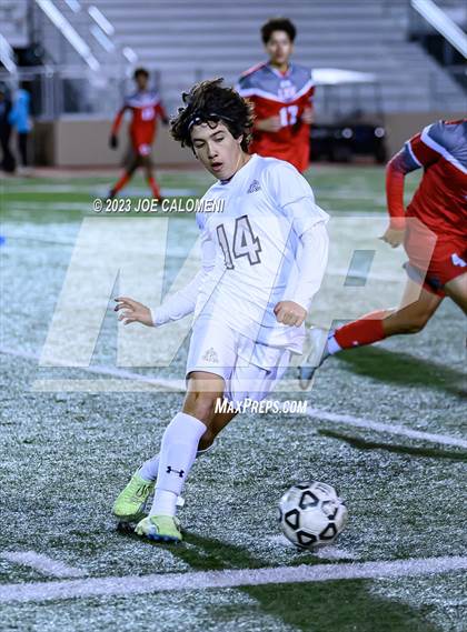 Thumbnail 3 in Lee vs Reagan photogallery.