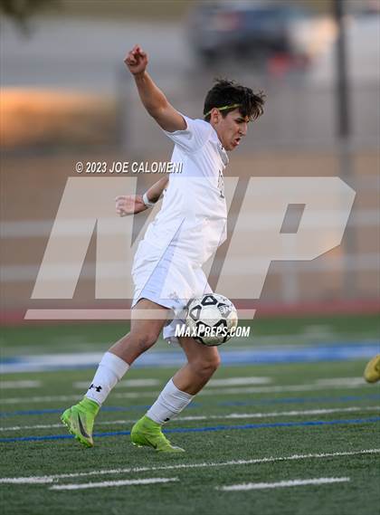 Thumbnail 2 in Lee vs Reagan photogallery.