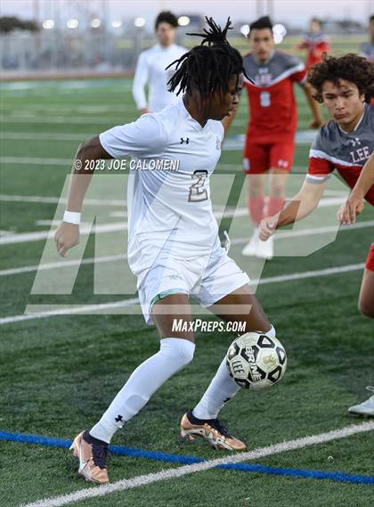 Thumbnail 3 in Lee vs Reagan photogallery.
