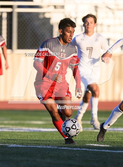 Thumbnail 3 in Lee vs Reagan photogallery.