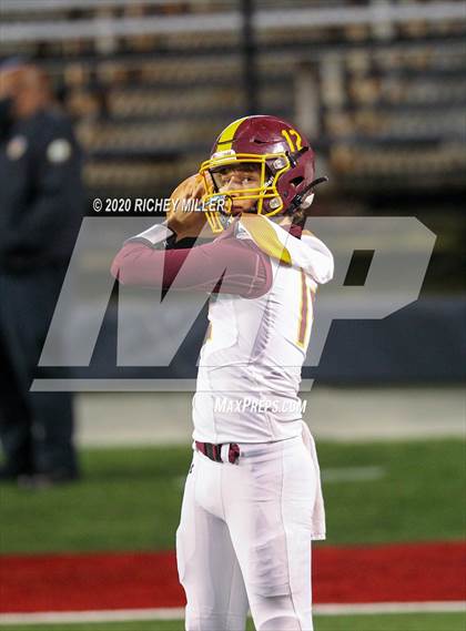 Thumbnail 1 in Greenwood vs. Lake Hamilton (AAA 6A Final) photogallery.