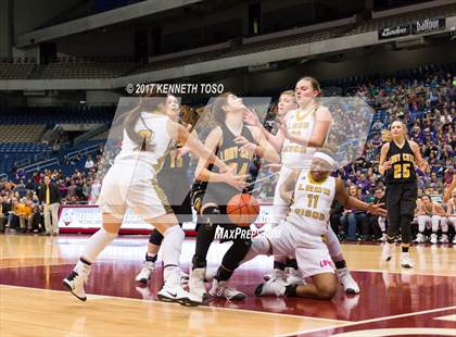 Thumbnail 2 in Buffalo vs. Canadian (UIL 3A Final) photogallery.