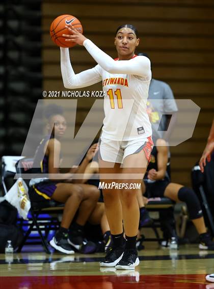 Thumbnail 1 in Lynwood vs. Etiwanda photogallery.