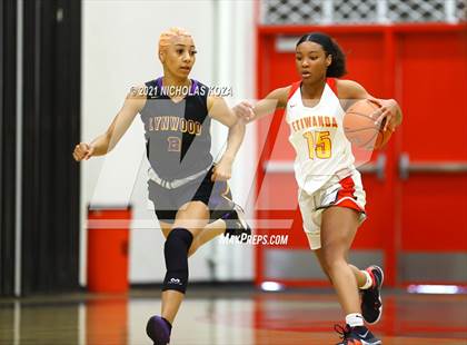 Thumbnail 2 in Lynwood vs. Etiwanda photogallery.