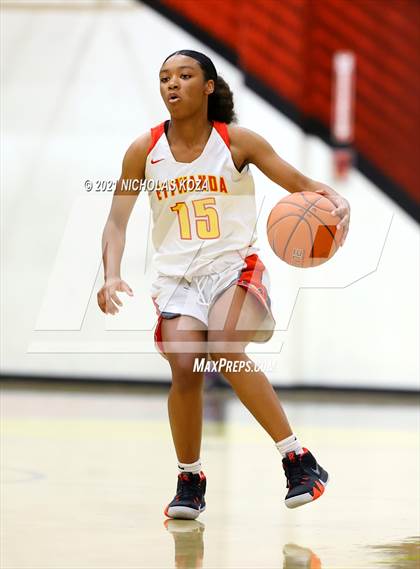 Thumbnail 1 in Lynwood vs. Etiwanda photogallery.