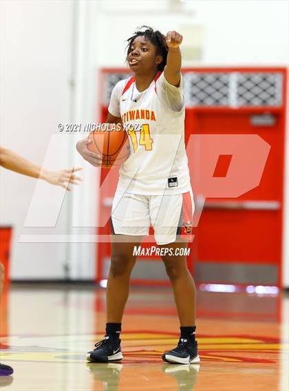 Thumbnail 1 in Lynwood vs. Etiwanda photogallery.