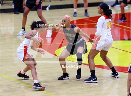 Thumbnail 2 in Lynwood vs. Etiwanda photogallery.