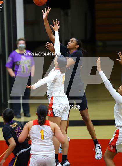 Thumbnail 2 in Lynwood vs. Etiwanda photogallery.