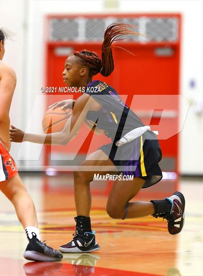 Thumbnail 3 in Lynwood vs. Etiwanda photogallery.