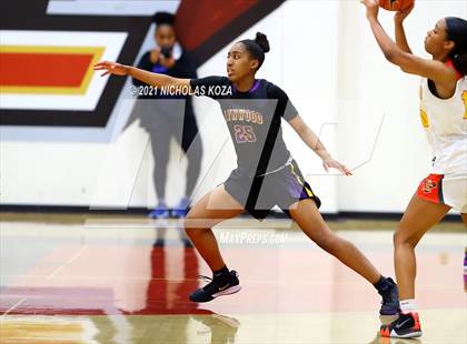 Thumbnail 2 in Lynwood vs. Etiwanda photogallery.