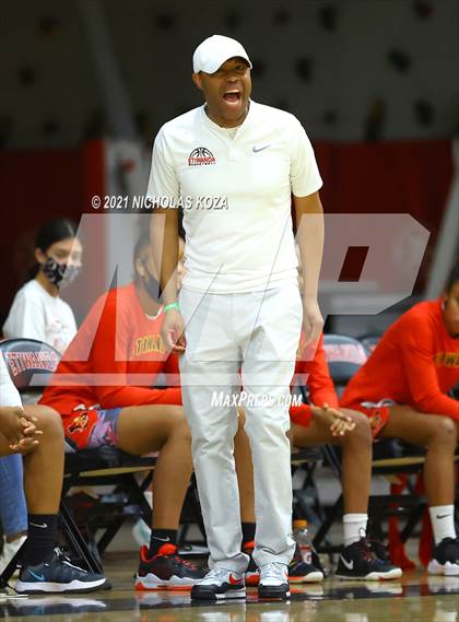 Thumbnail 1 in Lynwood vs. Etiwanda photogallery.