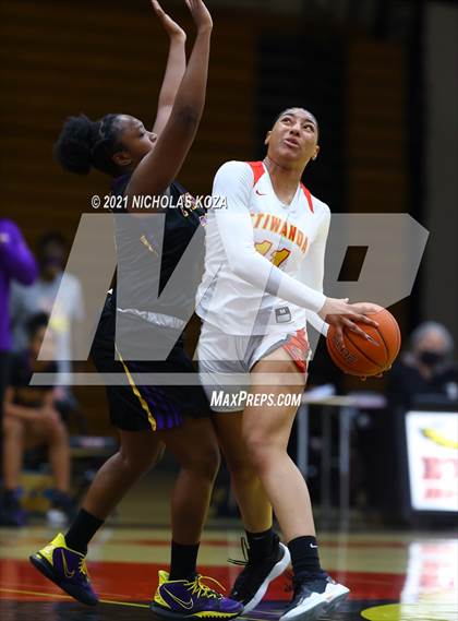 Thumbnail 2 in Lynwood vs. Etiwanda photogallery.