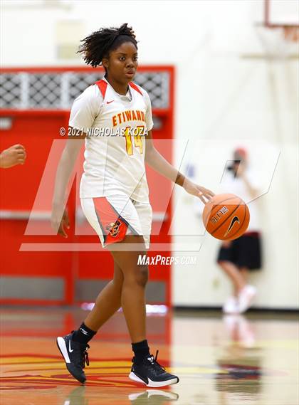 Thumbnail 2 in Lynwood vs. Etiwanda photogallery.
