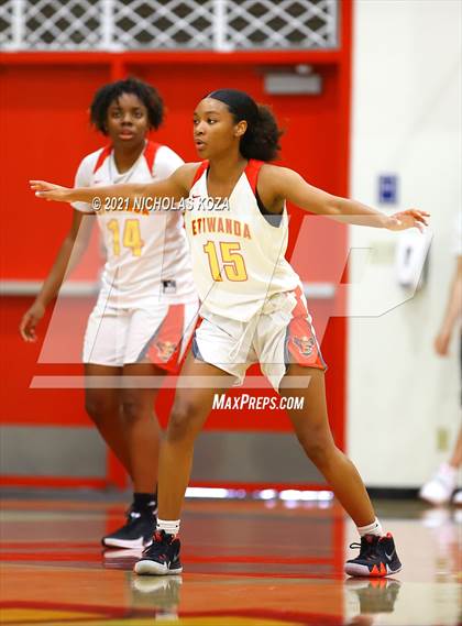 Thumbnail 2 in Lynwood vs. Etiwanda photogallery.