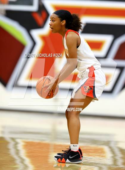 Thumbnail 2 in Lynwood vs. Etiwanda photogallery.