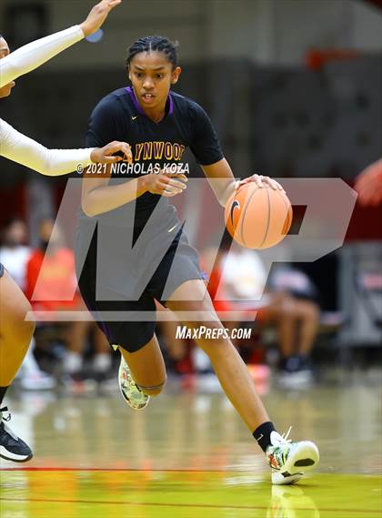 Thumbnail 2 in Lynwood vs. Etiwanda photogallery.