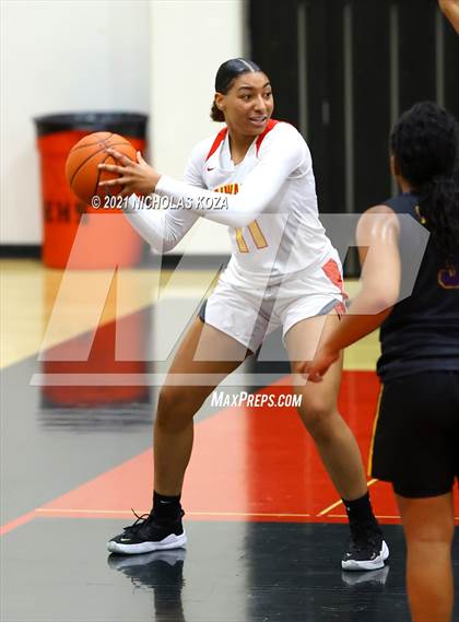Thumbnail 3 in Lynwood vs. Etiwanda photogallery.