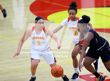 Thumbnail 1 in Lynwood vs. Etiwanda photogallery.