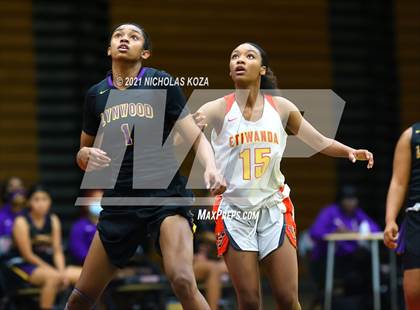 Thumbnail 1 in Lynwood vs. Etiwanda photogallery.