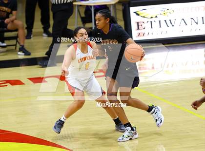 Thumbnail 2 in Lynwood vs. Etiwanda photogallery.
