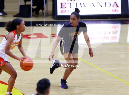 Thumbnail 3 in Lynwood vs. Etiwanda photogallery.