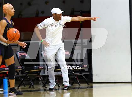 Thumbnail 1 in Lynwood vs. Etiwanda photogallery.