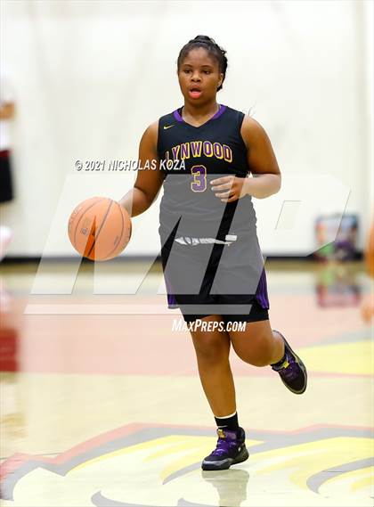 Thumbnail 1 in Lynwood vs. Etiwanda photogallery.