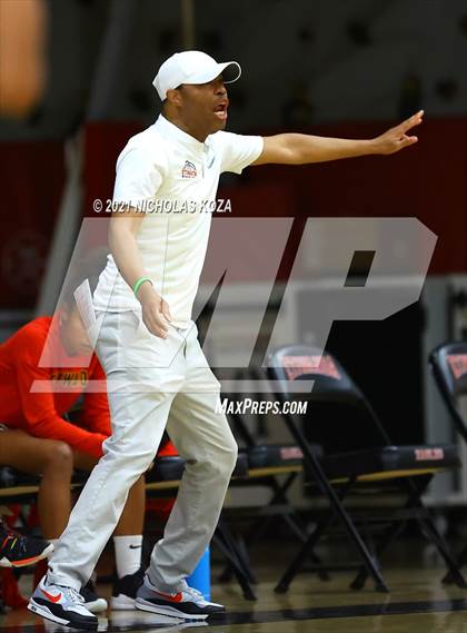 Thumbnail 1 in Lynwood vs. Etiwanda photogallery.