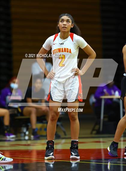 Thumbnail 2 in Lynwood vs. Etiwanda photogallery.