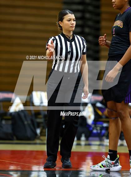 Thumbnail 1 in Lynwood vs. Etiwanda photogallery.