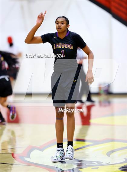 Thumbnail 2 in Lynwood vs. Etiwanda photogallery.