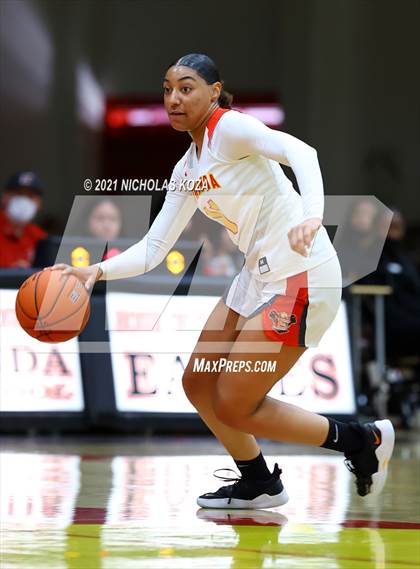 Thumbnail 1 in Lynwood vs. Etiwanda photogallery.