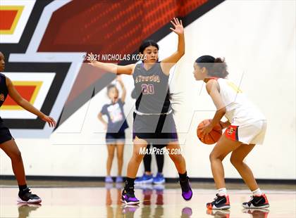 Thumbnail 3 in Lynwood vs. Etiwanda photogallery.