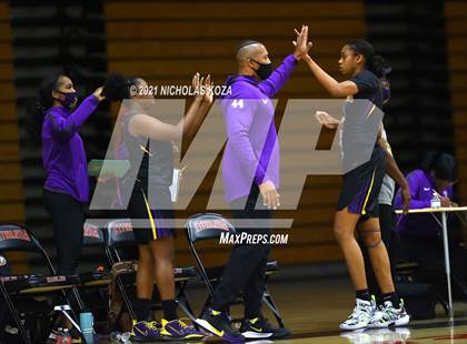 Thumbnail 3 in Lynwood vs. Etiwanda photogallery.