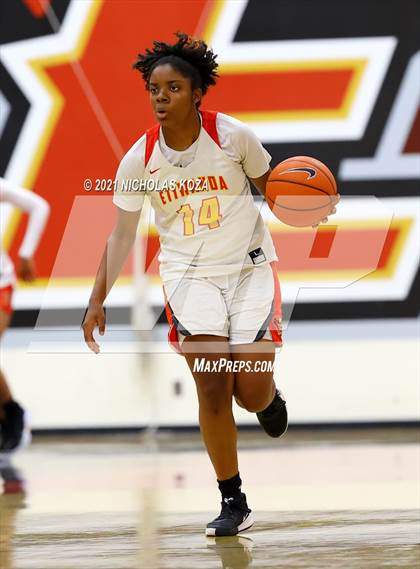 Thumbnail 3 in Lynwood vs. Etiwanda photogallery.