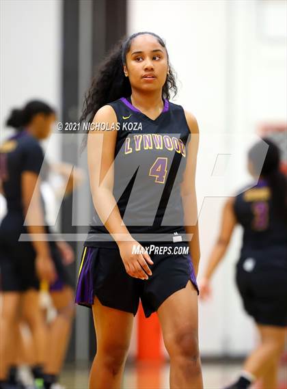 Thumbnail 1 in Lynwood vs. Etiwanda photogallery.