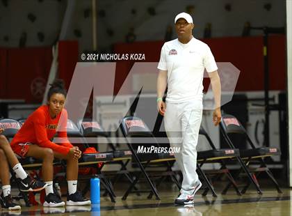 Thumbnail 2 in Lynwood vs. Etiwanda photogallery.