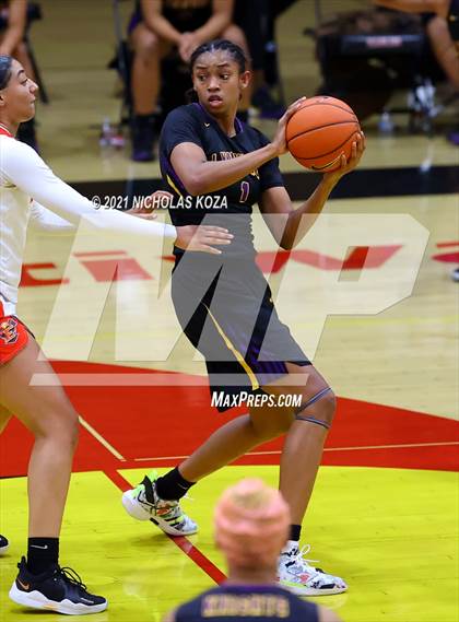 Thumbnail 2 in Lynwood vs. Etiwanda photogallery.