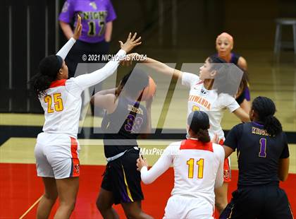 Thumbnail 3 in Lynwood vs. Etiwanda photogallery.