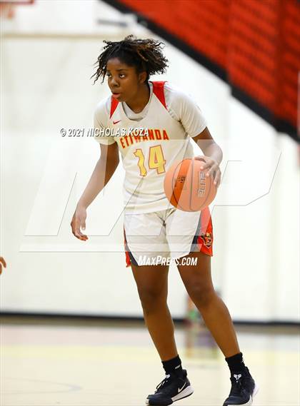 Thumbnail 1 in Lynwood vs. Etiwanda photogallery.