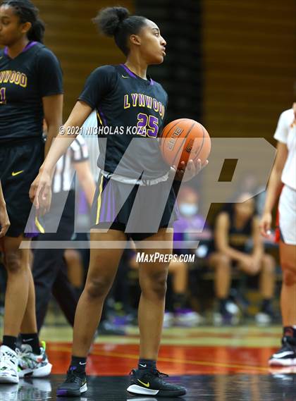 Thumbnail 2 in Lynwood vs. Etiwanda photogallery.
