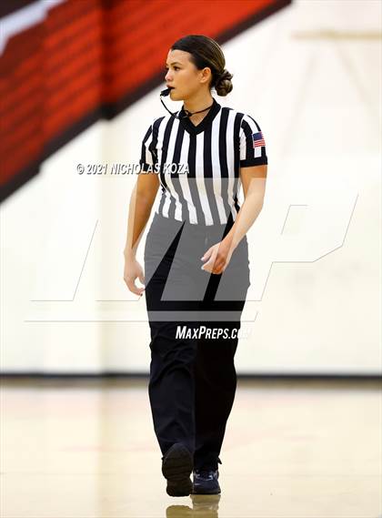 Thumbnail 3 in Lynwood vs. Etiwanda photogallery.