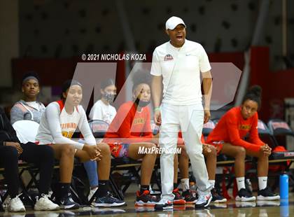 Thumbnail 3 in Lynwood vs. Etiwanda photogallery.