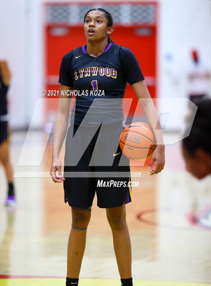 Thumbnail 1 in Lynwood vs. Etiwanda photogallery.