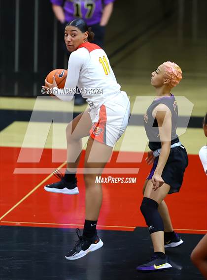 Thumbnail 3 in Lynwood vs. Etiwanda photogallery.