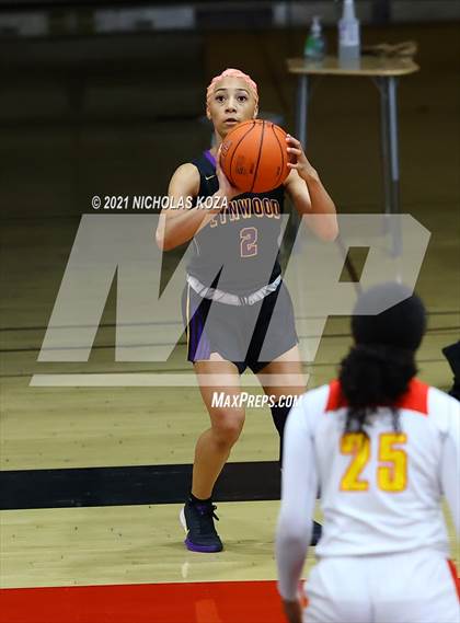 Thumbnail 1 in Lynwood vs. Etiwanda photogallery.